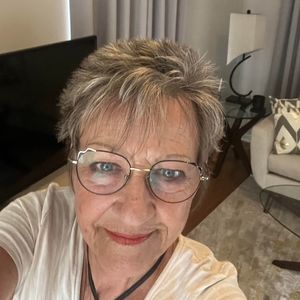 Meet your Posher, Cynthia